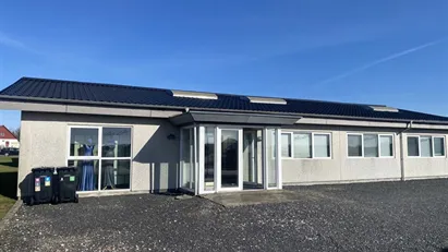 Kontorlokaler med plads til lager og produktion udlejes